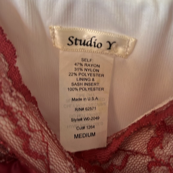 Pink lace dress - Picture 9 of 9